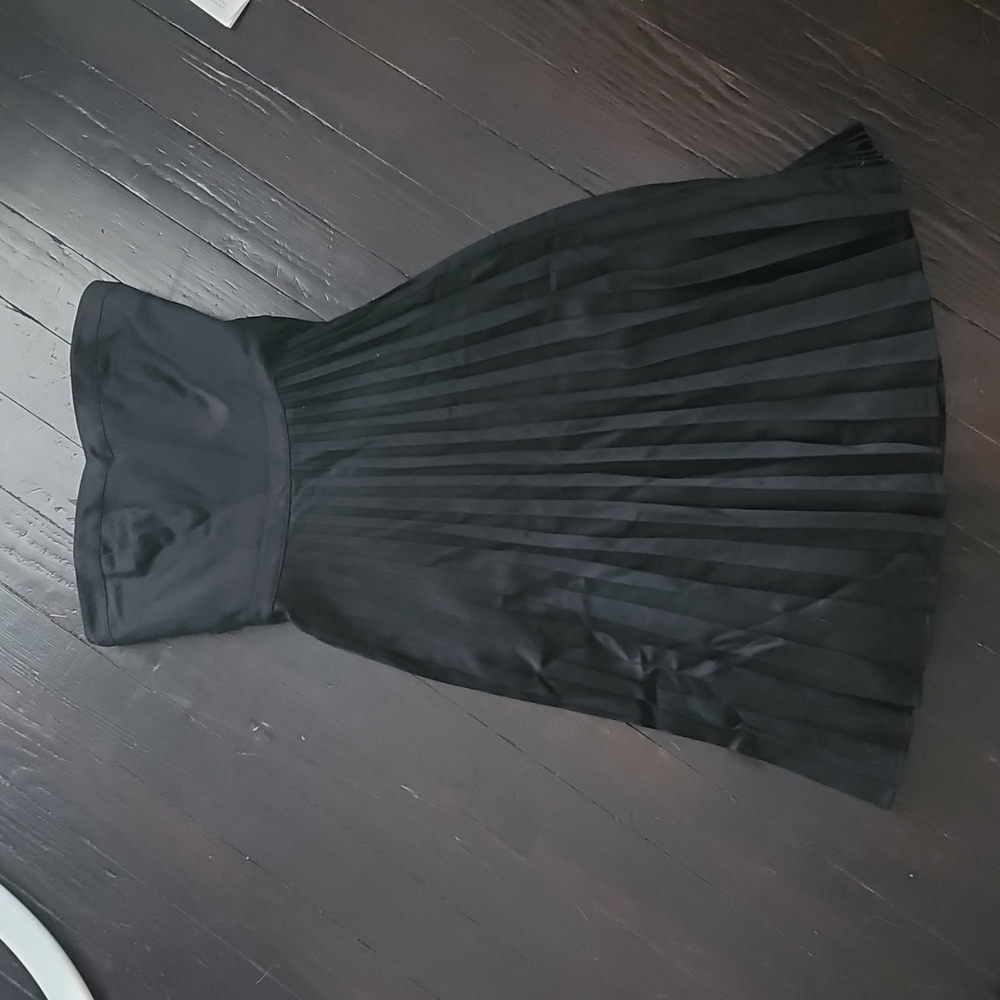 Pleated strapless dress